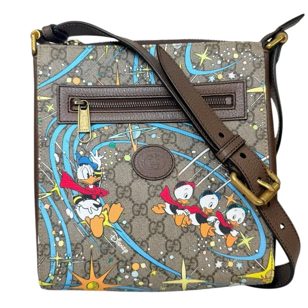 Gucci x Disney Donald Duck GG Supreme Messenger Bag Cruise 2020 - Picture 1 of 16